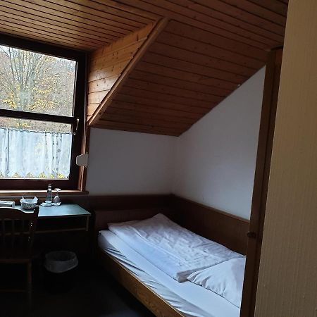 Autobahnraststatte Und Hotel Riedener Wald Ost Hausen  Exterior foto